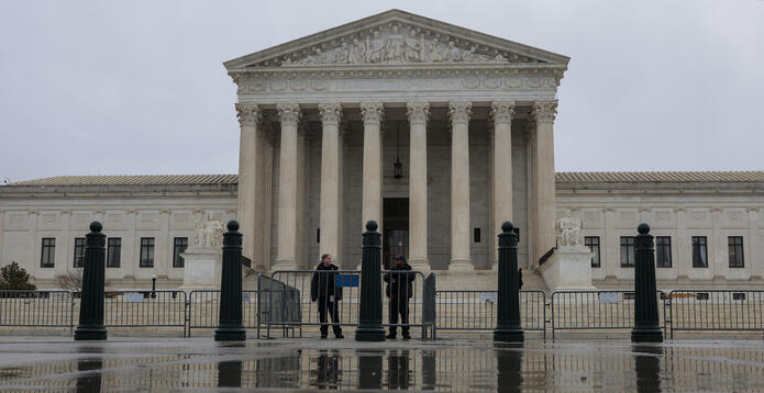 US Supreme Court outside_Digital - Website - Standard ImageCard