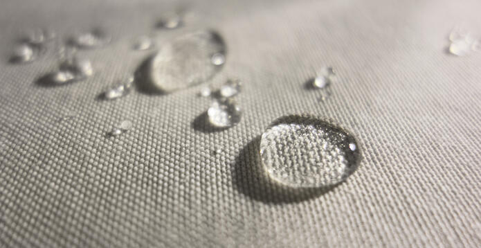 Water drops on waterproof textile_Digital - Website - Standard ImageCard