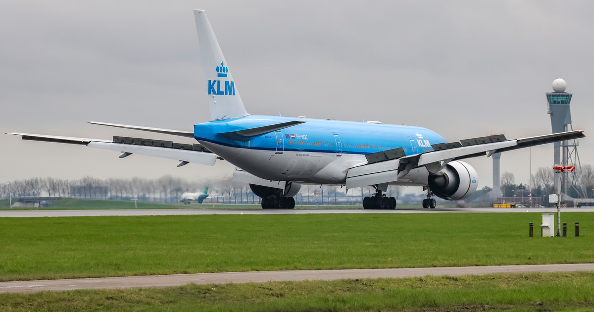KLM Boeing 777 Landing At Amsterdam Schiphol Airport seo