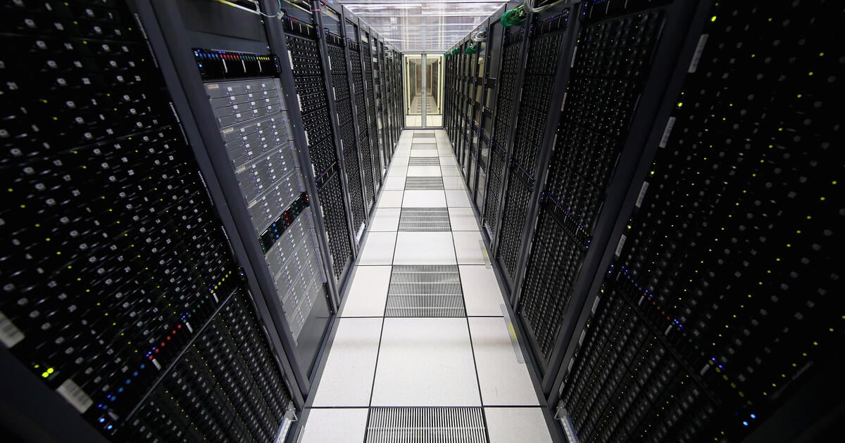 data centre_Digital - SEOSocialEditorial image