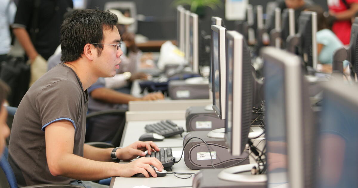 SEO apprenticeship studying_Digital - SEOSocialEditorial image