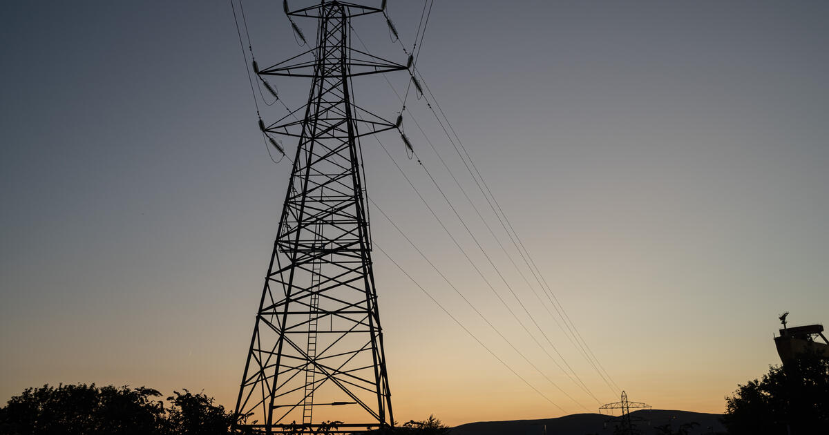 belfast electricty pylon