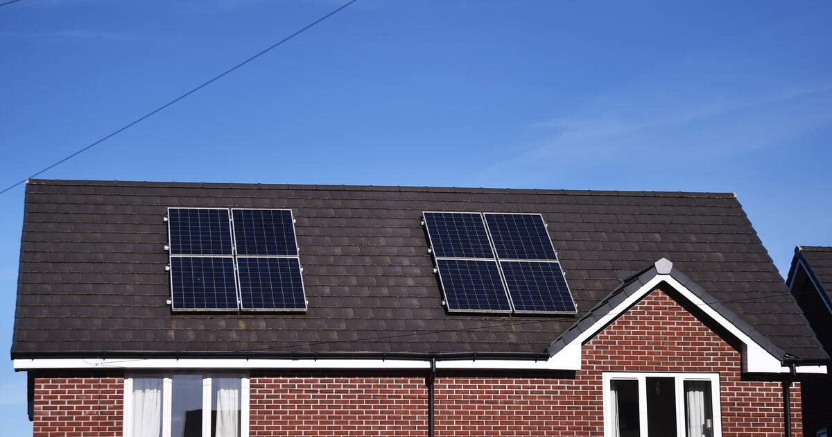 SEO solar panels on new build roof_Digital - SEOSocialEditorial image