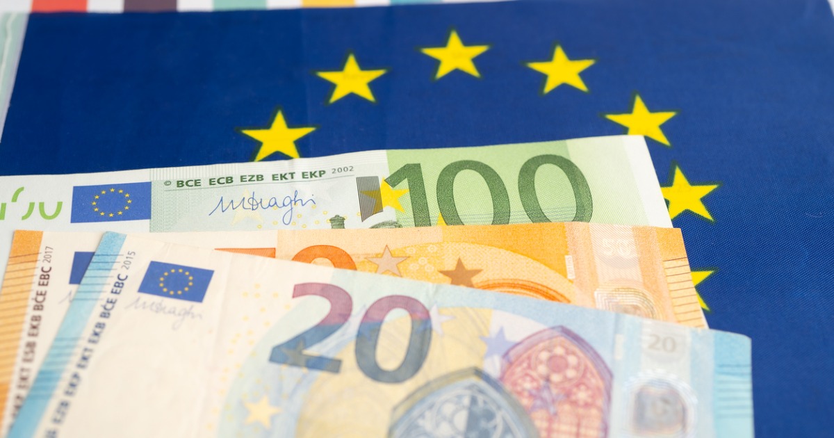 eu-banknotes-money-on-flag-in-europe-business-and-finance-concept SEO