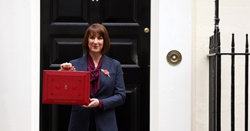 SEO rachel reeves outside no10 1 1