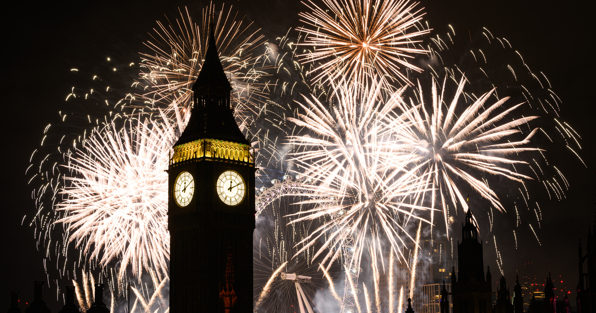 UK Celebrates The New Year With London Fireworks seo