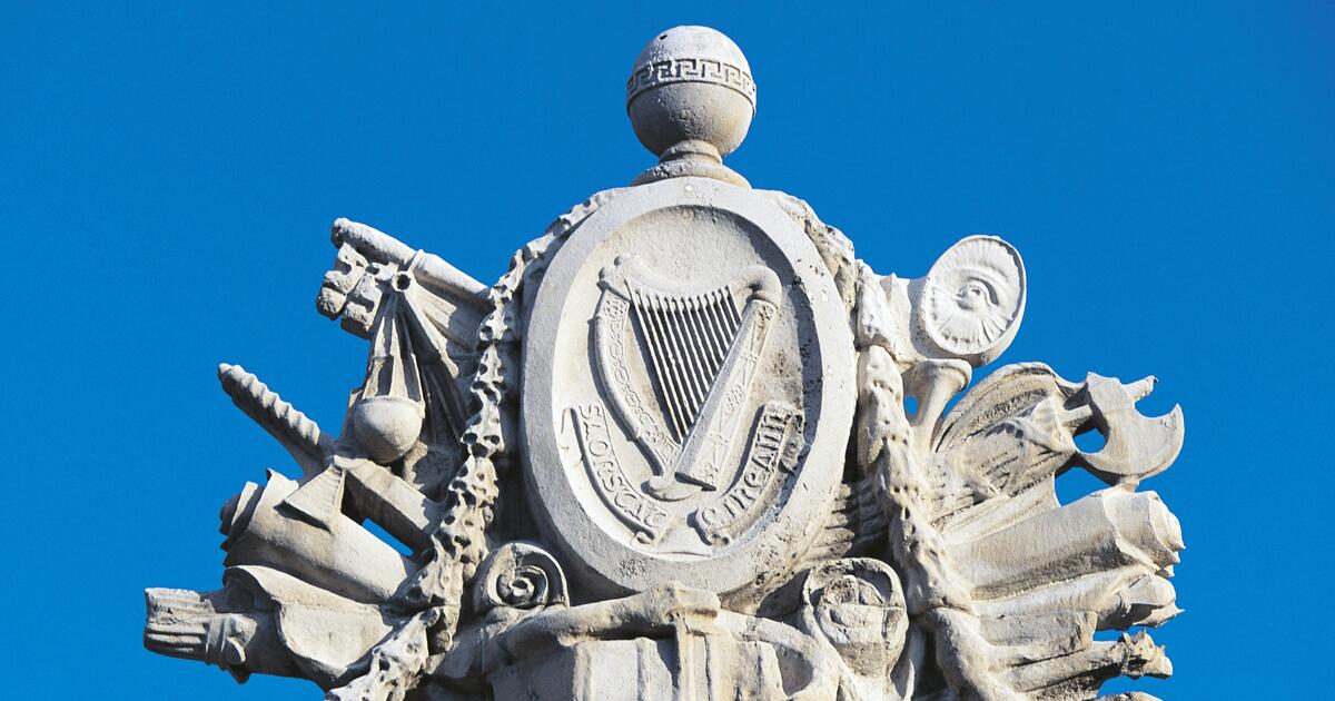 Four Courts Dublin court of arms