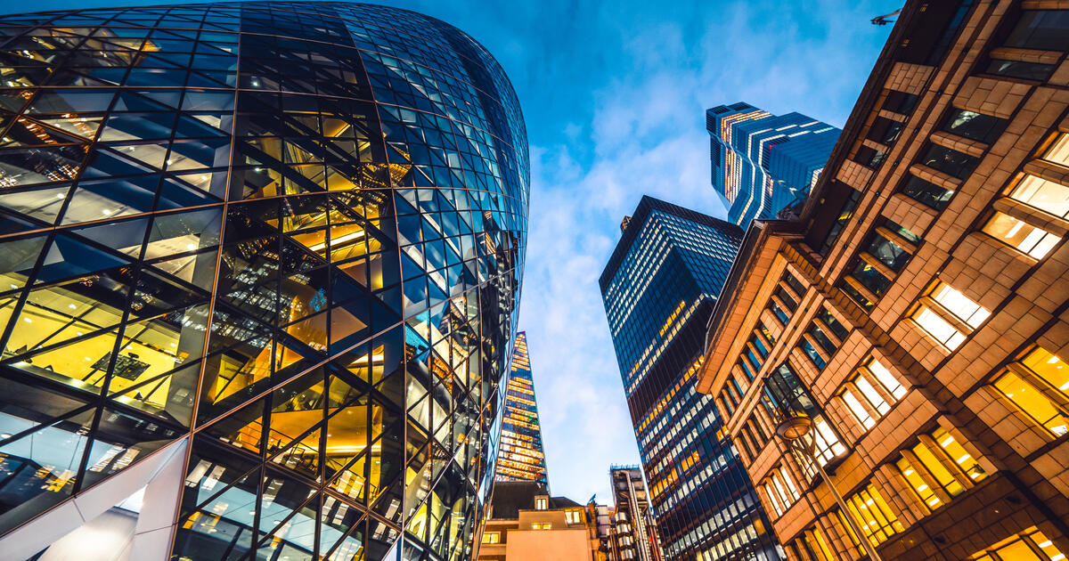 Looking up at London skyscrapers_Digital - SEOSocialEditorial image
