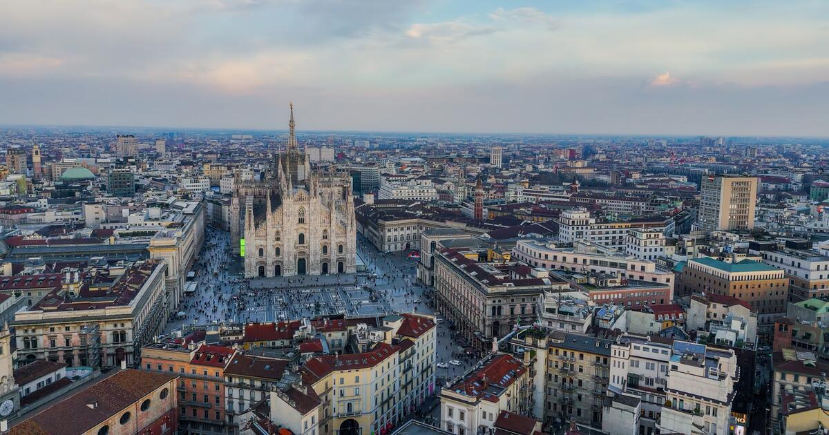 Milan Cathedral from the air_Digital - SEOSocialEditorial image