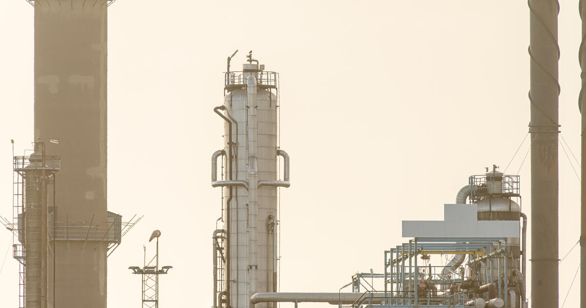 oil and gas refinery