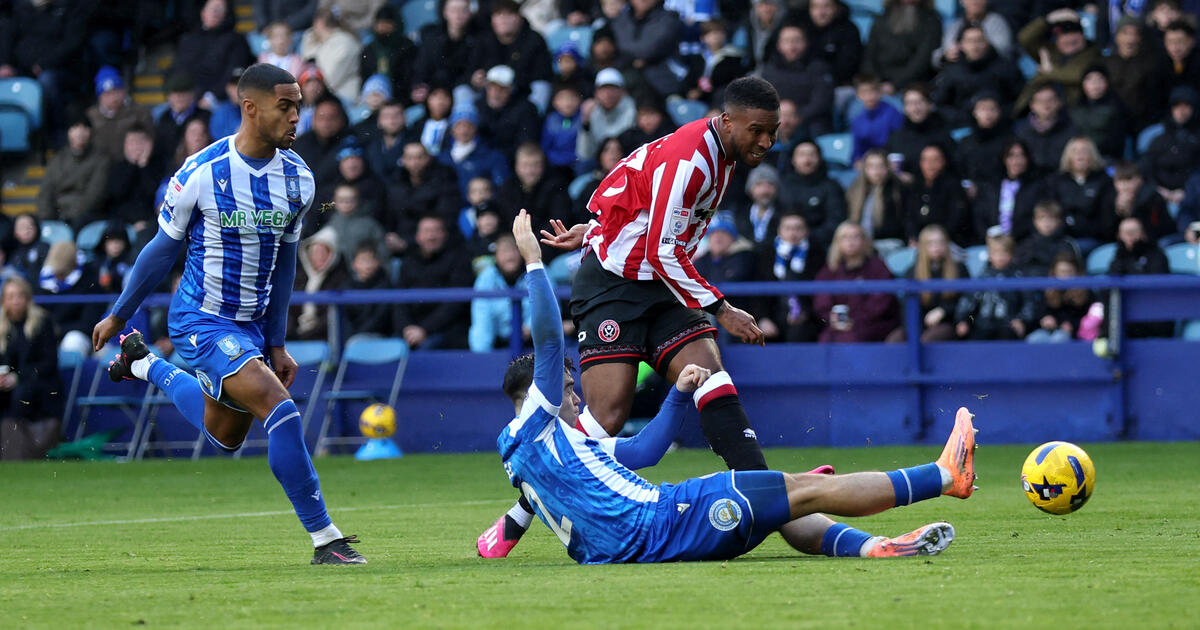 Tyrese Campbell of Sheffield United scores against Sheffield Wednesday