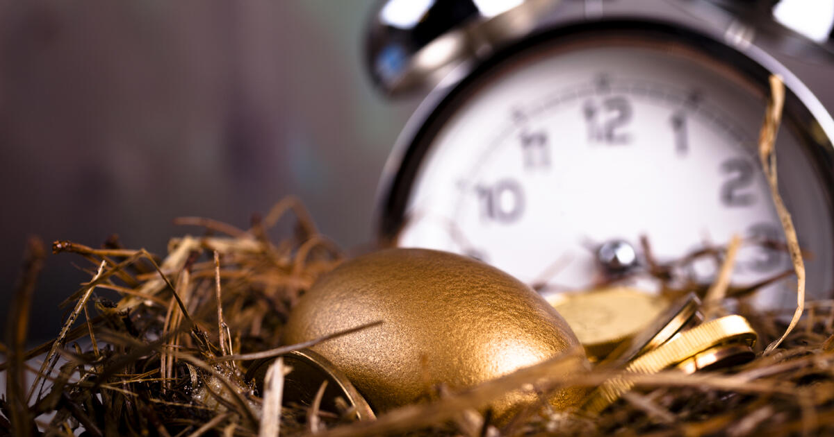 Golden egg with time