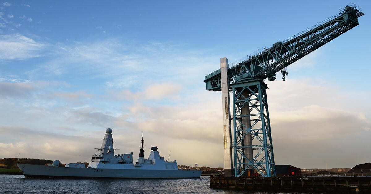 HMS Defender on the water in Glasgow in 2013_Digital - SEOSocialEditorial image