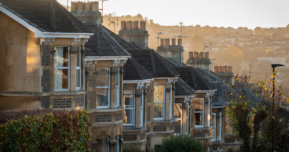 Houses bathed in sunlight_Digital