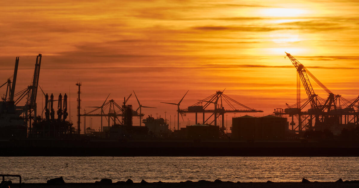 Port of Rotterdam silhouette_Digital - SEOSocialEditorial image