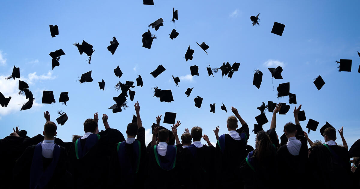 seoGraduate students_Digital - SEOSocialEditorial image