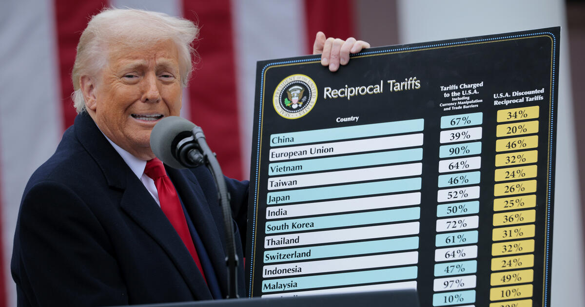 Good at that shit-eating grin. Trump