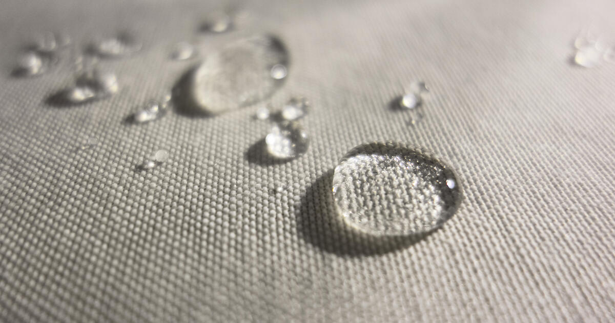 Water drops on waterproof textile_Digital - SEOSocialEditorial image